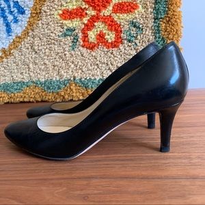 Jimmy Choo Black Leather 2.5 Inch Pumps Size 37.5